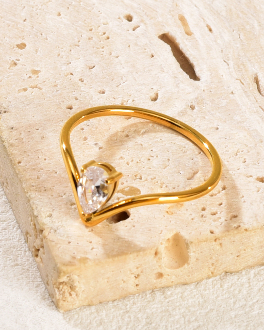 Victoria Ring - Waterproof - Tarnish Free
