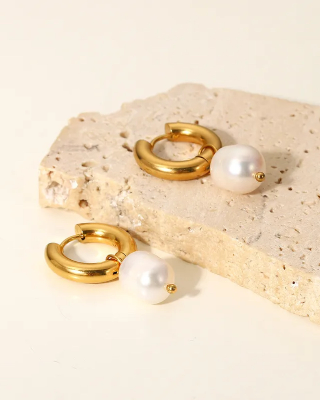 Drop Pearl Huggies