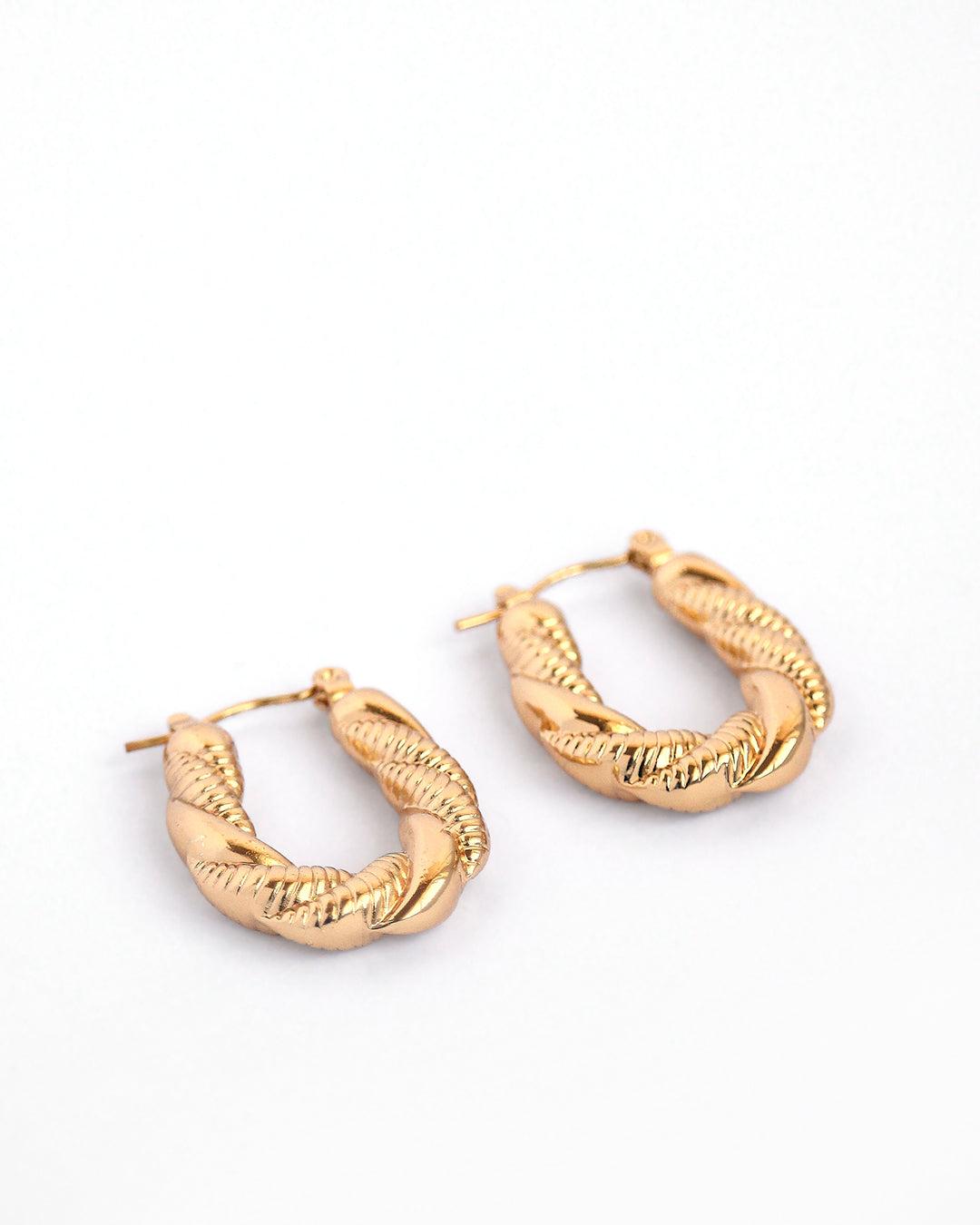 Chelsea Twist Huggies - Waterproof - Tarnish Free